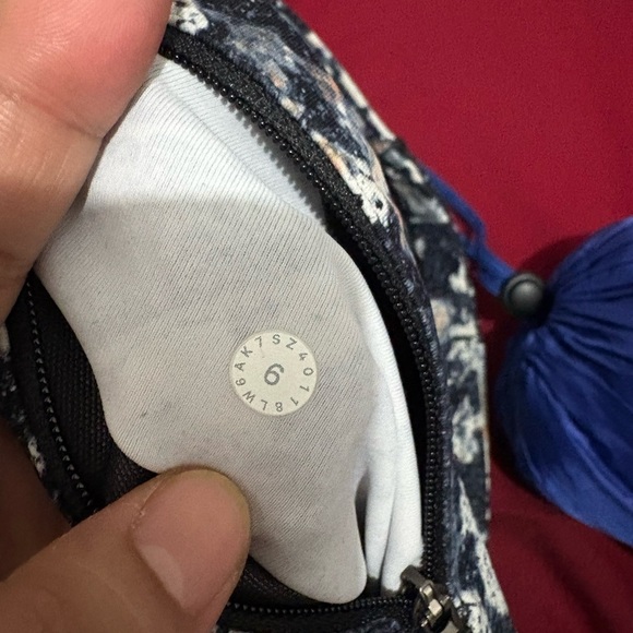 Lululemon Floral Blossom Print Cropped Leggings size 6 - Picture 3 of 6